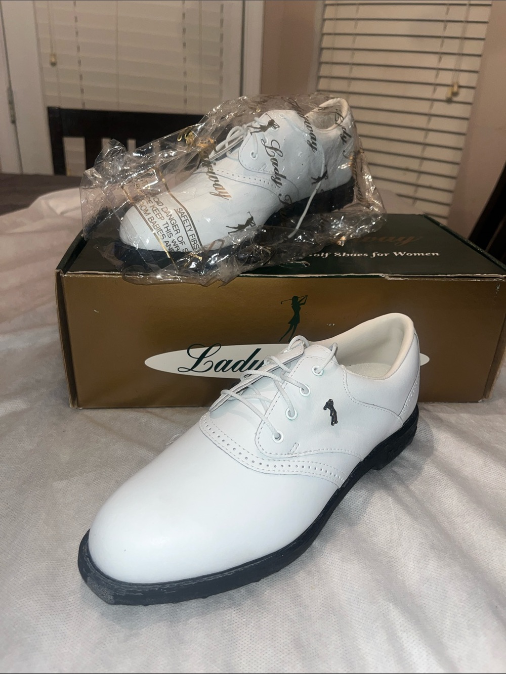 Golf Women's White Athletic Golf Shoes with Black Sole